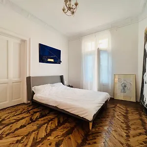  Apartment Sada Art Gallery