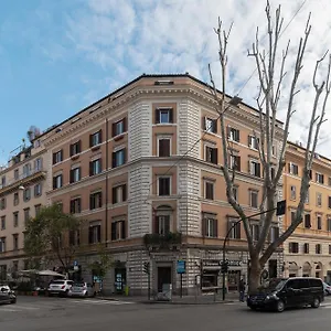 https://luminoso-appartamento.it-romehotels.com